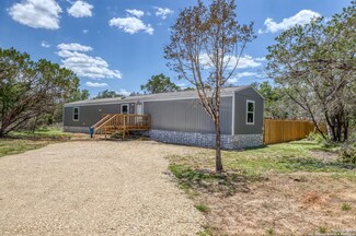 256 Nakomis Dr, Bandera, TX 78003
