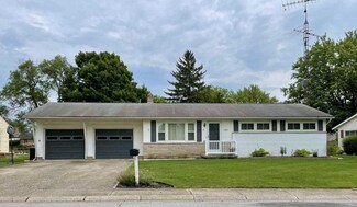409 Maple Nut Dr, Centerville, IN 47330