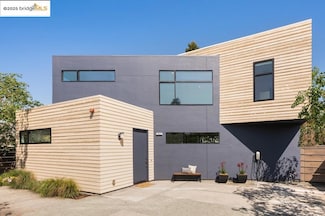 1621 Harmon St, Berkeley, CA 94703