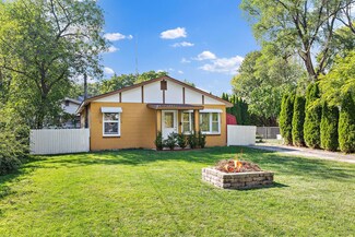 34830 N Elm St, Ingleside, IL 60041