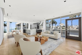 1012 2nd St Unit 4, Santa Monica, CA 90403