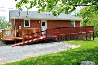 920 Jackson Ave, Pulaski, VA 24301