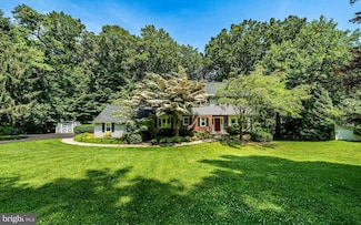 152 Saint Johns Dr, Glen Mills, PA 19342