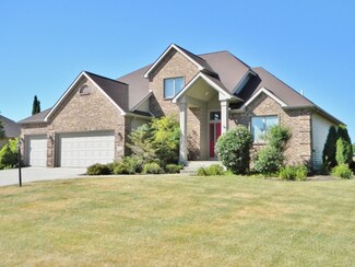 2917 E Prestwick Rd, Winona Lake, IN 46590