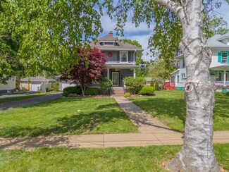 805 N School St, Normal, IL 61761