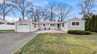 13 Moynihan Rd, South Hamilton, MA 01982