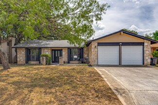 8727 Woods End St, San Antonio, TX 78240