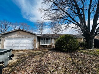708 S 10th Ave, Saint Charles, IL 60174