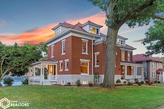 729 Grand Ave, Keokuk, IA 52632