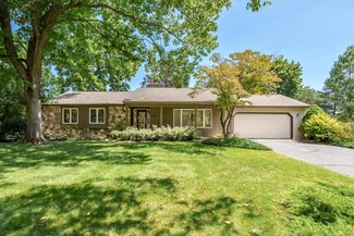 7539 Thrasher Ln, Kalamazoo, MI 49009