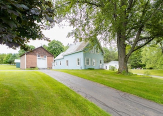 417 Fairbanks Rd, Farmington, ME 04938