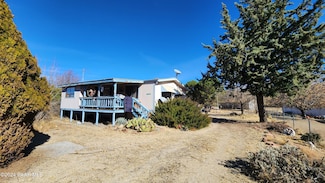18205 S John Fry Ave, Peeples Valley, AZ 86332