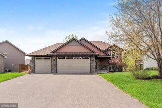 6081 Goodview Trail N, Hugo, MN 55038