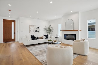 5449 S Victoria Ave, Los Angeles, CA 90043