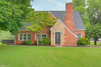 1001 Forest Hill Dr, Pulaski, VA 24301