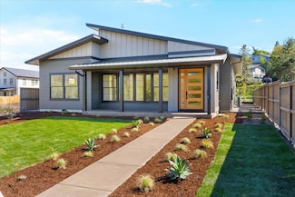 360 Briscoe Place, Ashland, OR 97520