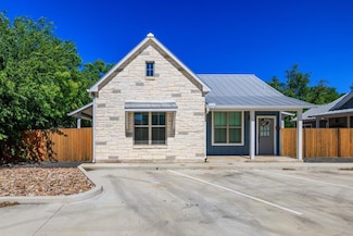 502 S Eagle St Unit 302, Fredericksburg, TX 78624