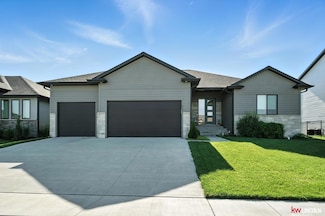 358 N 104th St, Lincoln, NE 68527