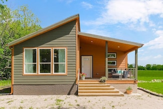 85 Birdie Ln, Mound City, KS 66056