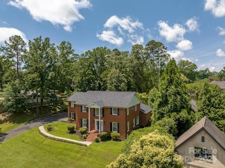 1928 Providence Rd, Charlotte, NC 28211