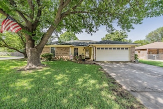 3936 Hemlock St, Fort Worth, TX 76137