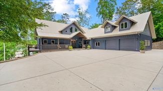 375 Adelines Way, Scottsboro, AL 35769
