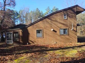 5476 Pingree Dr, White Cloud, MI 49349
