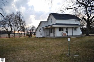 6407 Pingree Rd, Elwell, MI 48832