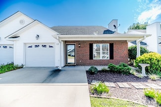 134 Cats Dr, Broadway, NC 27505
