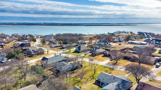 327 N Peninsula Dr, Lakewood Village, TX 75068