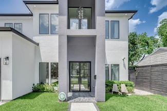 7206 Dearborn St, Houston, TX 77055