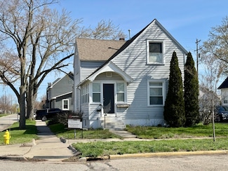 1403 Columbus Ave, Grand Haven, MI 49417