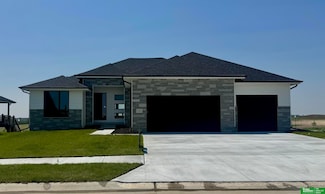 5816 N 198th St, Elkhorn, NE 68022