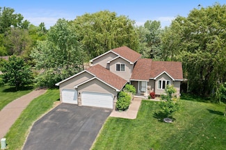 7338 Deer Pass Dr, Hugo, MN 55038