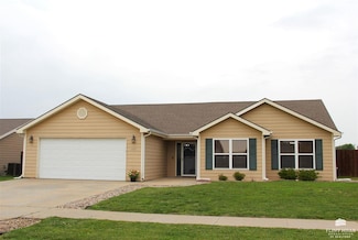 2813 Brookville Dr, Manhattan, KS 66502