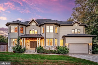 829 Golden Arrow St, Great Falls, VA 22066