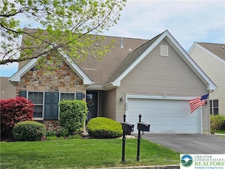 7 Inverness Ln, Easton, PA 18045