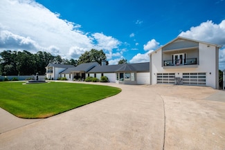 4 Robinwood Dr, Little Rock, AR 72227