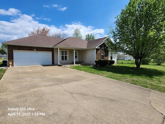 1916 Meadowbrook Dr, West Plains, MO 65775