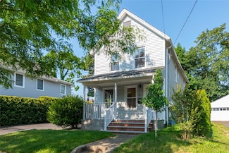 32 N Maryland Ave, Port Washington, NY 11050