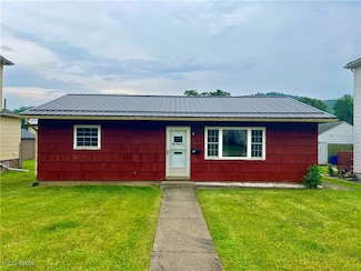 818 2nd St, Brilliant, OH 43913
