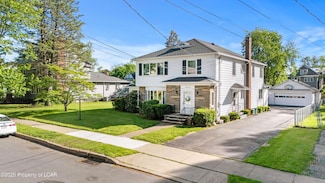 67 E Walnut St, Kingston, PA 18704