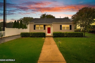 16 Irwin Ave, Freehold, NJ 07728