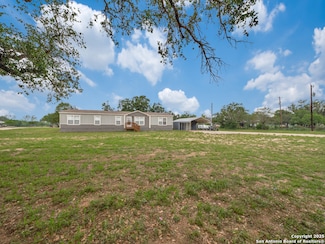 1192 County Road 777, Devine, TX 78016