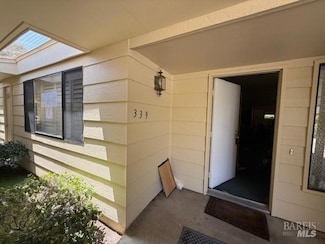 339 Twin Lakes Dr, Santa Rosa, CA 95409