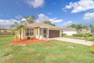 5472 Club Cir, Haverhill, FL 33415