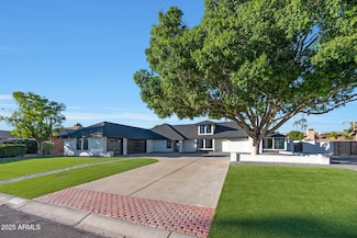 7716 W John Cabot Rd, Glendale, AZ 85308