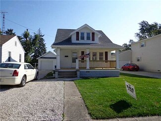 504 N Main St, Walbridge, OH 43465