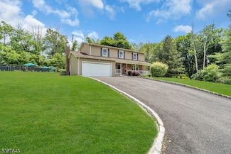 2 Angus Ln, Blairstown, NJ 07825