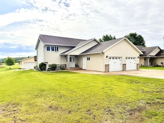 361 Maywood Ave, Paynesville, MN 56362